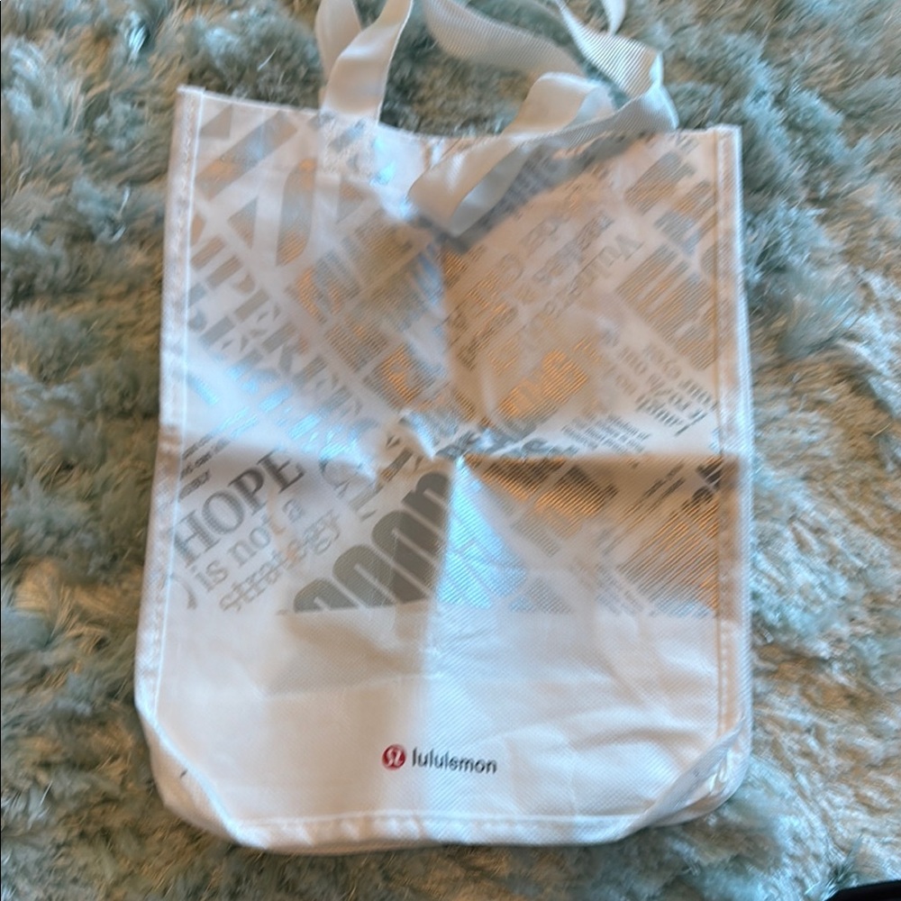 Totes - Picture 3 of 5